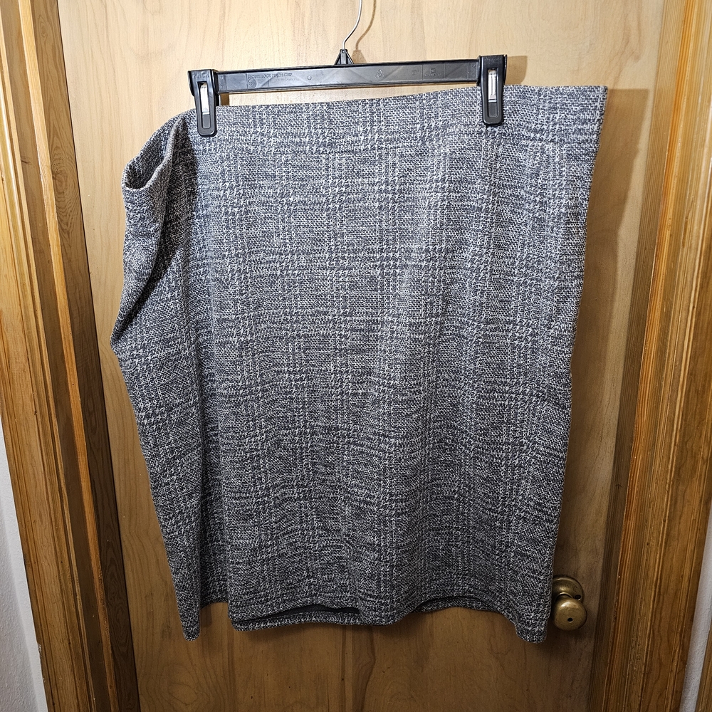 Torrid Asymmetrical Gray Plaid Skirt